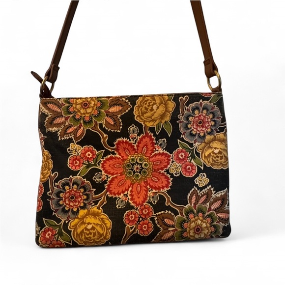 Vintage Floral Tapestry Style Bag with beaded designs - Picture 4 of 7